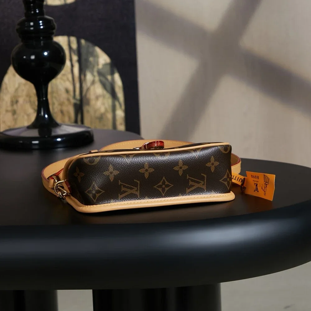 Louis Vuitton Crossbody Bag